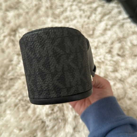 Michael Kors Black Women's Slide Sandals new ✨size 6 - Picture 6 of 8